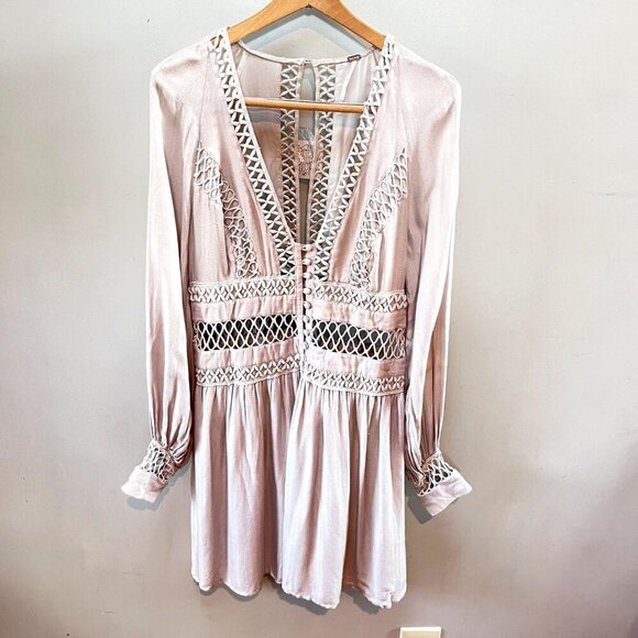 NEW‎ Free People I Think I Love You Dress with Cut Work- Size 6 - Picture 1 of 8